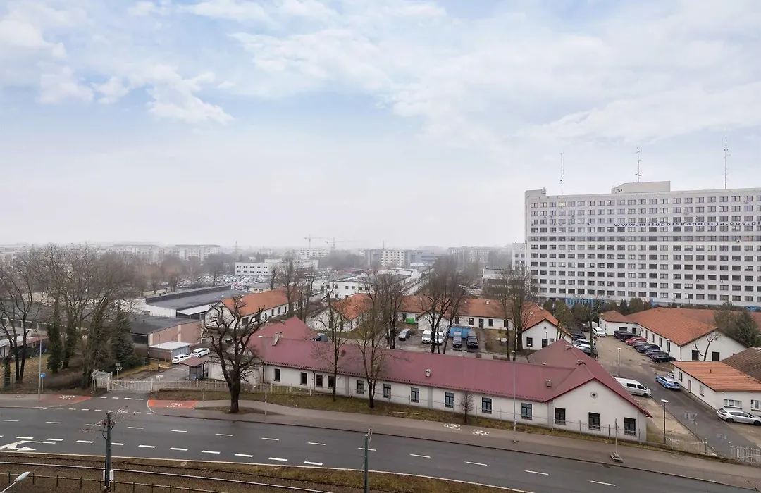 Modern And Bright Apartment With Air Conditioning & Parking By Noclegi Renters-1