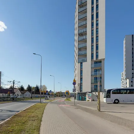 Modern And Bright Apartment With Air Conditioning & Parking By Noclegi Renters-2